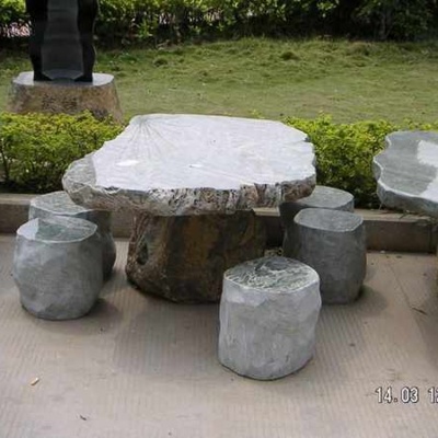 banc et tables en granit