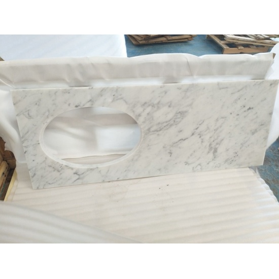 dessus en marbre blanc de Carrare