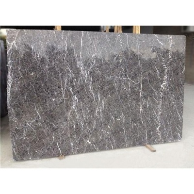 accrocher le marbre gris