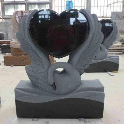 Cygne avec pierre tombale en granit
